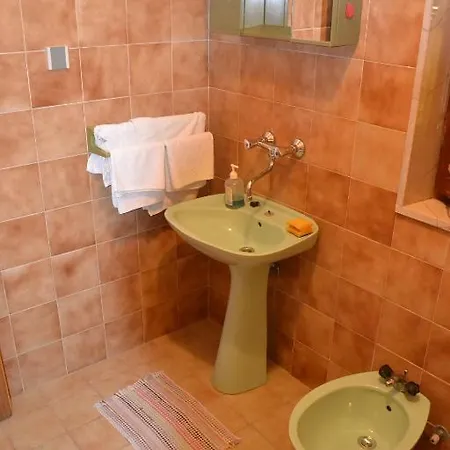 Linda Apartment Sumartin